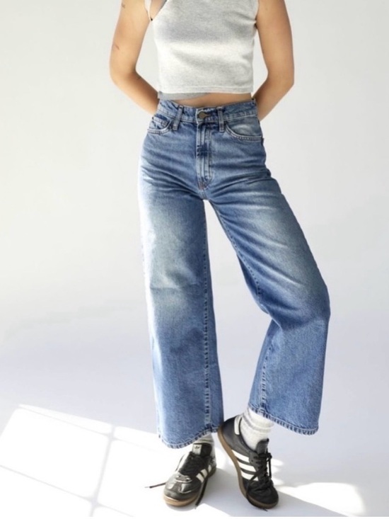 BDG Denim - BDG Urban Outfitters Light Wash High & Wide Denim Crop Jeans